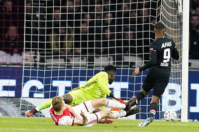 Het gaat al na vier minuten fout... © Pro Shots