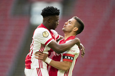 Er hangt liefde in de lucht! © Pro Shots