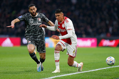 Álvarez zou geel pakken en mist PSV-uit. Oef... © De Brouwer
