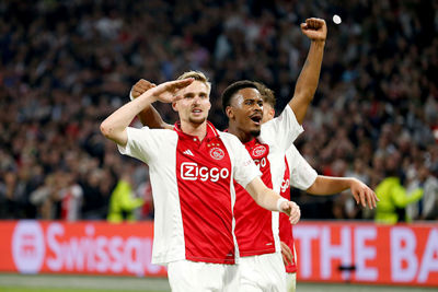 Taylor doet er nog een schepje bovenop. © De Brouwer