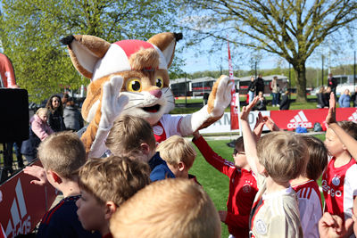 Of Lucky er zelf bij is? Ja, duhhhh! © De Brouwer