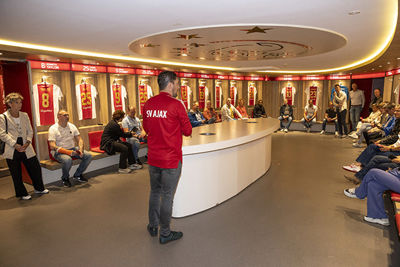 Het hoogtepunt van de dag volgt in de kleedkamer van Ajax. © Pro Shots