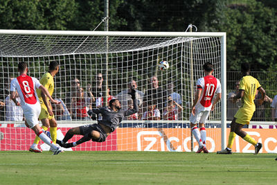 Doffe knal van Branco en daar is de 1-0. © SV Ajax