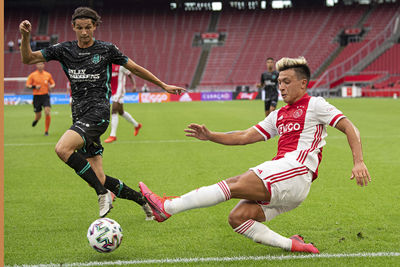 Martínez wordt deze voorbereiding geprobeerd als linksback. © Pro Shots