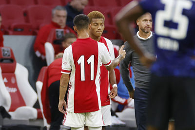 Ein-de-lijk, ein-de-lijk.... Neres pakt een wedstrijdje mee! © Pro Shots