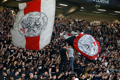 Voor wie? Voor Ajax Amsterdam! © De Brouwer