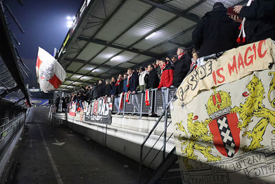 Ook voor zes minuten is het uitvak goed behangen. © De Brouwer