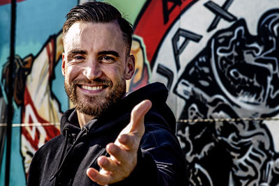 Op de cover van Ajax Life, waarin Nico vertelt zelf supporter te zijn. © Pim Ras
