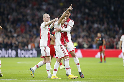 Sánchez met de openingstreffer. Vinden we leuk! © De Brouwer