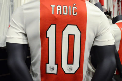 In Europees verband zien we wel namen met een zwarte omlijning. © Ajax Life