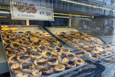 Hier volgt een stukje voedseladvies. Pastel de nata: een 8+! © Ajax Life