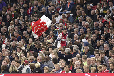 Daar is Gerard met zijn onafscheidelijke vlag! © De Brouwer