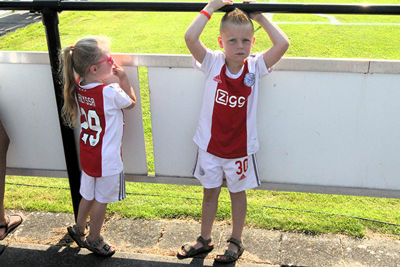 Wanneer komen ze nouhouuu...? © SV Ajax