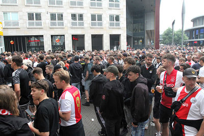 Hup, naar binnen. Of nou ja, hup... © SV Ajax
