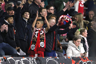 Voor wie? Voor Ajax Amsterdam! © De Brouwer