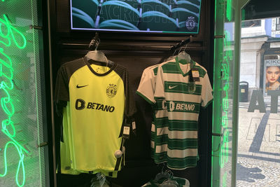 Je kunt wel raden met welk shirt Sporting aantreedt in Dortmund. © Ajax Life