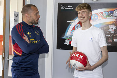 Ook Heitinga kwam even buurten. © Pro Shots 