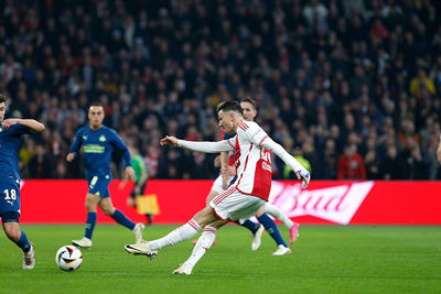 Brobbey legt terug op Berghuis en... © De Brouwer
