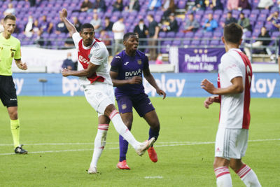 Kijk, daar is Haller alweer. 0-2! © Pro Shots