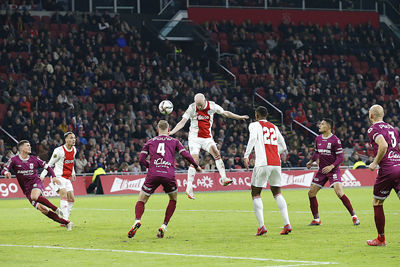 Ajax blaft af en toe, maar bijten doet het niet. © De Brouwer