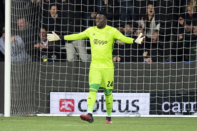 Onana kan niets inbrengen tegen de kanonskogel van Dessers. 1-0... © Pro Shots