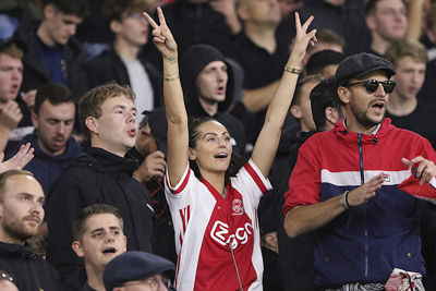 We zien dat Ajax zichzelf weer kleur op de wangen speelt. © De Brouwer